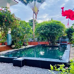  Bed & Breakfast Jacaranda India